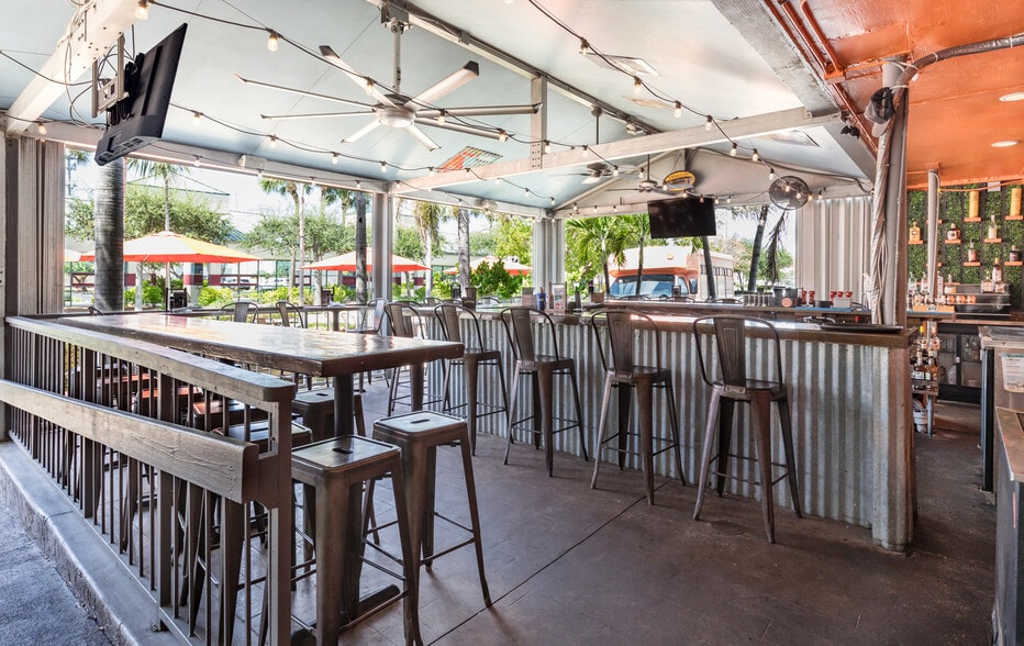 More Photos Of 837 SE 47th Ter, Cape Coral Restaurant For Sale