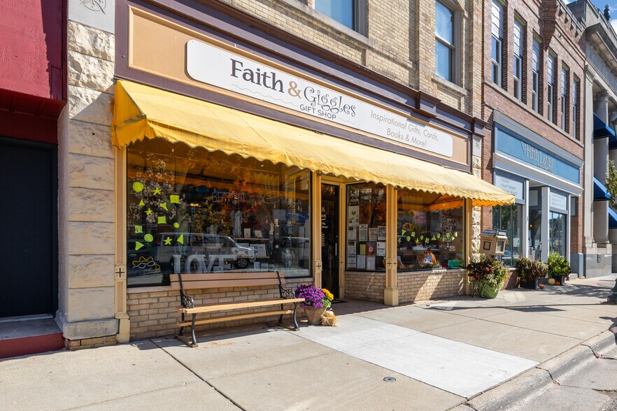 More Photos Of 42 N Main St, Hartford Storefront Retail Residential For Sale