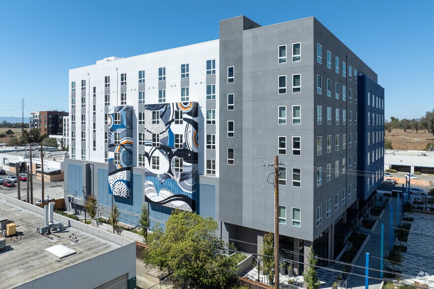 More Photos Of 2310 Calle del Mundo, Santa Clara Apartments For Lease