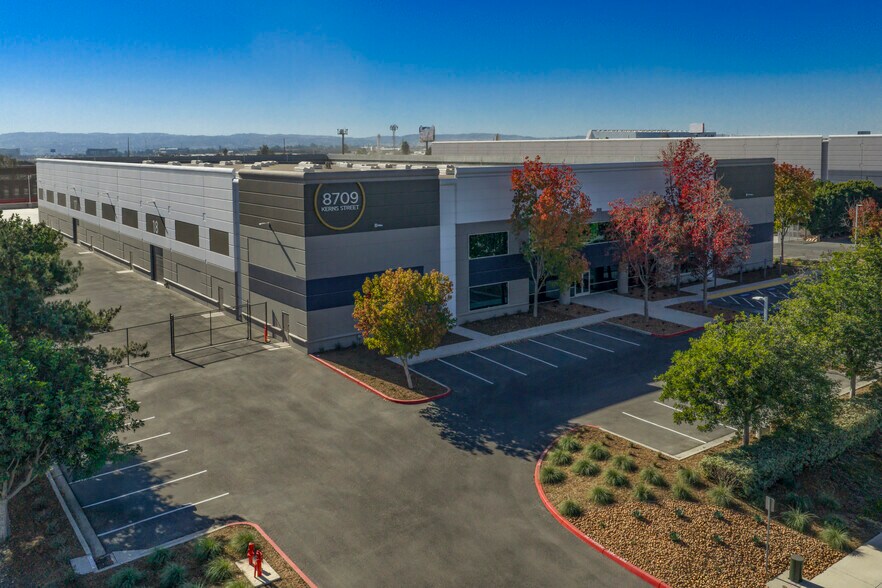 More Photos Of 8709 Kerns St, San Diego Warehouse For Lease