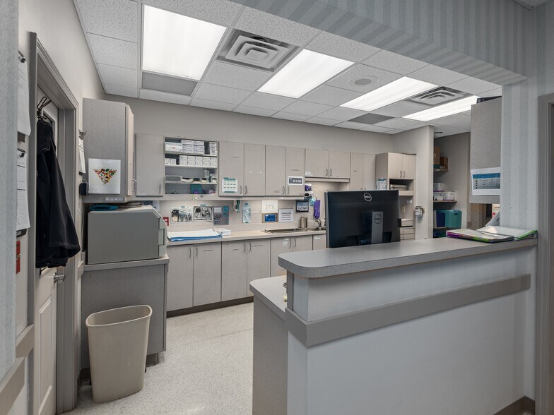 More Photos Of 4 Medical Park Dr, Asheville Medical For Sale