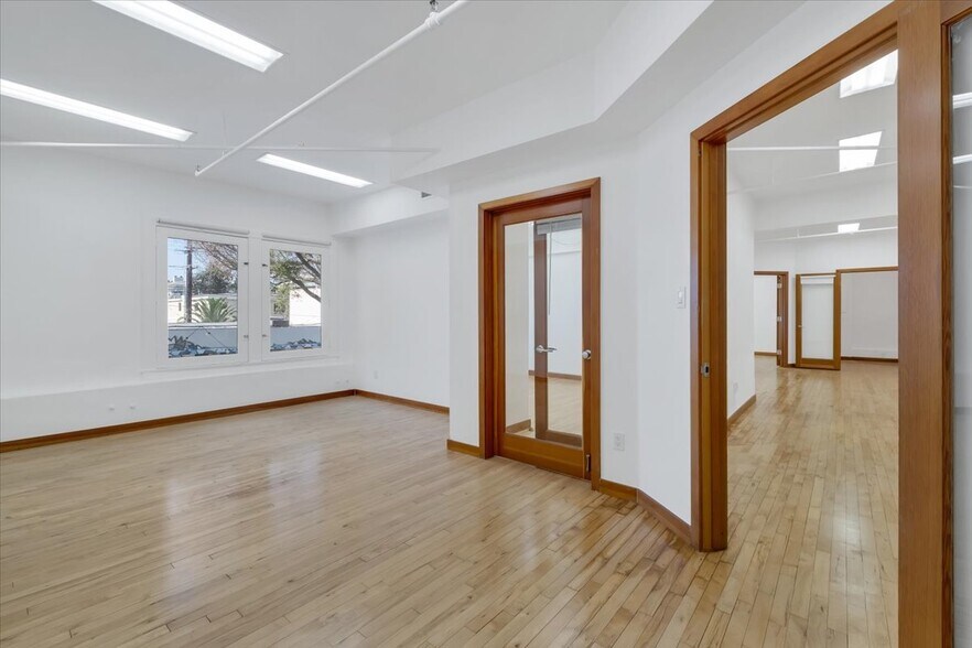 More Photos Of 2525 Main St, Santa Monica Office For Lease
