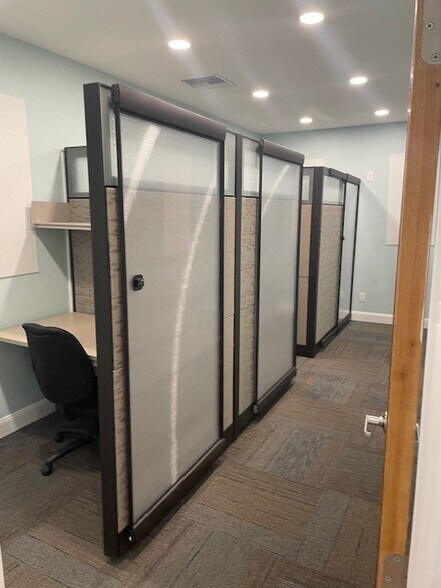 More Photos Of 3472 NE Savannah Rd, Jensen Beach Office Residential For Lease