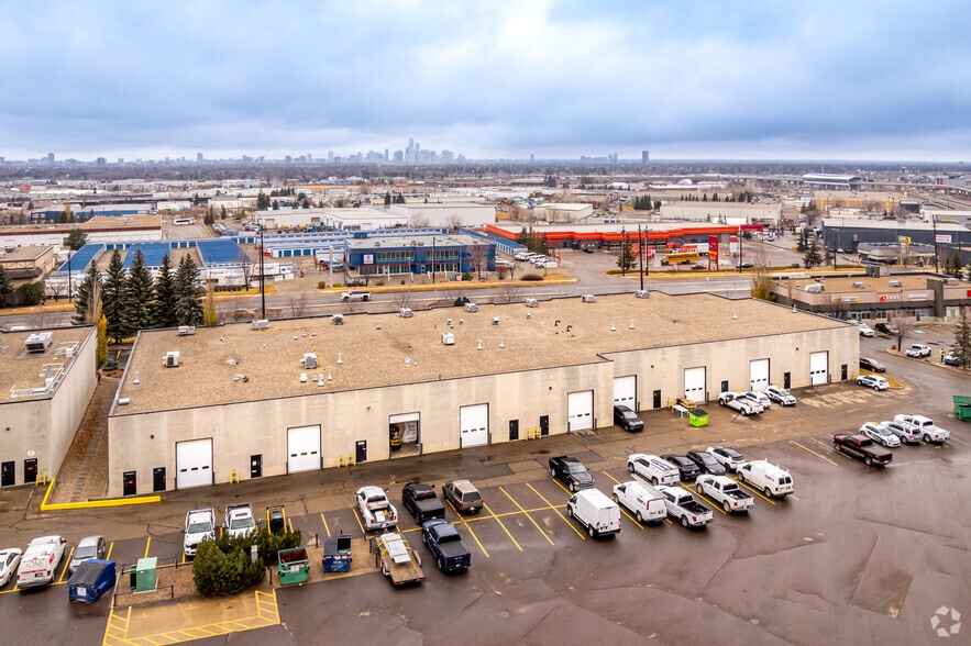 More Photos Of 8103-8135 Roper Rd NW, Edmonton Flex For Lease