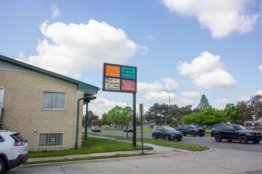 More Photos Of 23750 Gratiot Ave, Eastpointe Office Residential For Sale