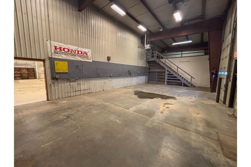 More Photos Of SE 241 SE 10 Ave, Great Bend Warehouse For Sale
