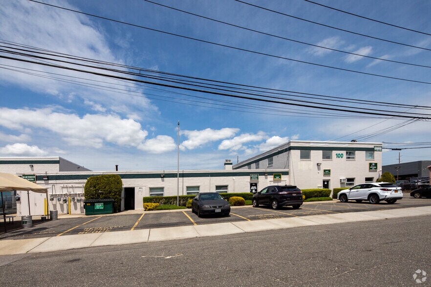 More Photos Of 100-102 Lauman Ln, Hicksville Light Manufacturing For Lease