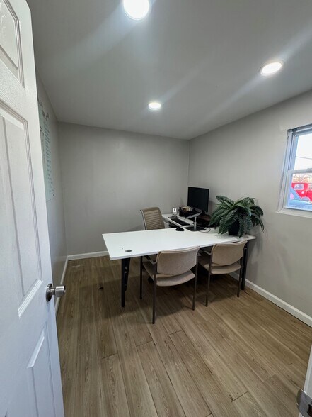 More Photos Of 1421 Nottingham Way, Trenton Office For Sale
