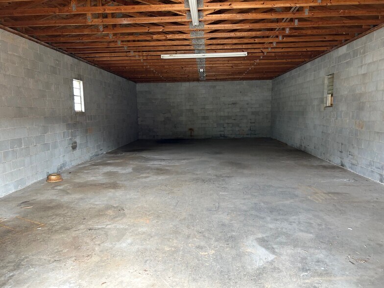 More Photos Of 3043 N Columbia St, Milledgeville Warehouse For Lease