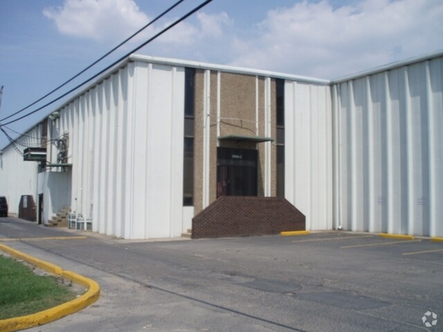 More Photos Of 5800 Jefferson Hwy, Jefferson Warehouse For Lease