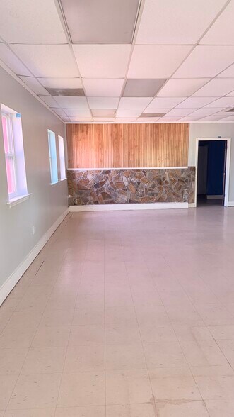 More Photos Of 109 S Hall St, Warrenton Loft Creative Space For Lease