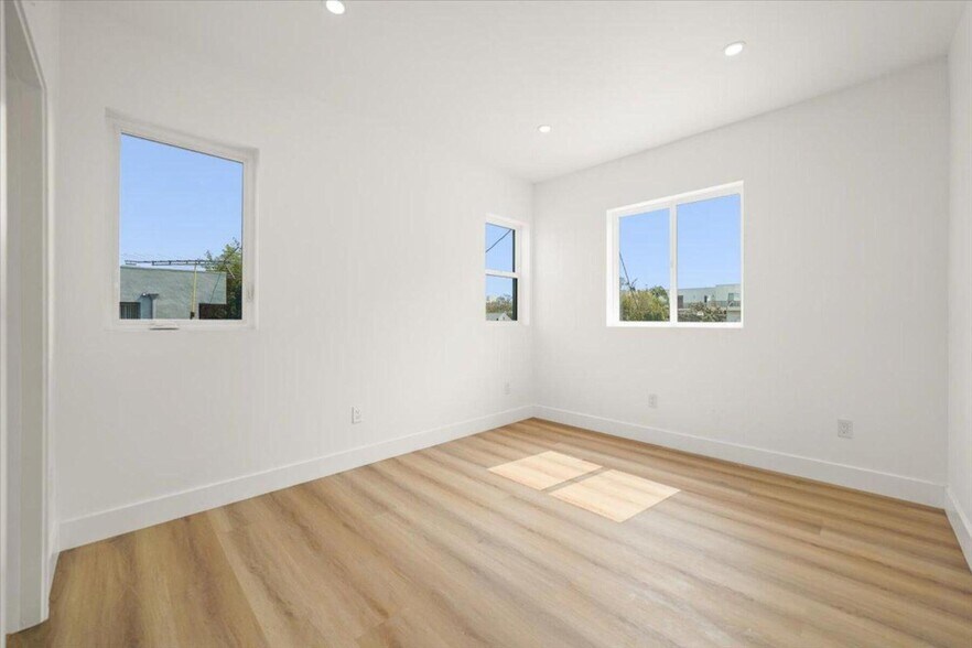 More Photos Of 910 Hudson ave, Los Angeles Apartments For Sale