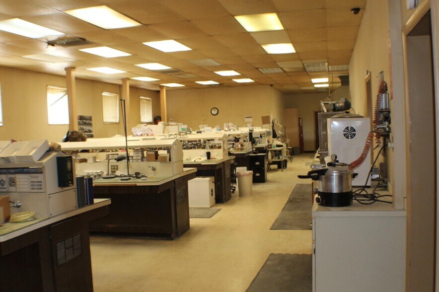 More Photos Of 230 Island St, Kingsport Flex For Sale