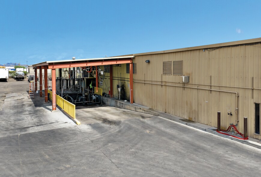 More Photos Of 4040 E Superior Ave, Phoenix Warehouse For Lease