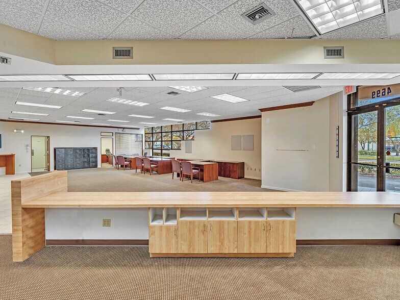 More Photos Of 4699 Nob Hill Rd, Sunrise Medical For Sale