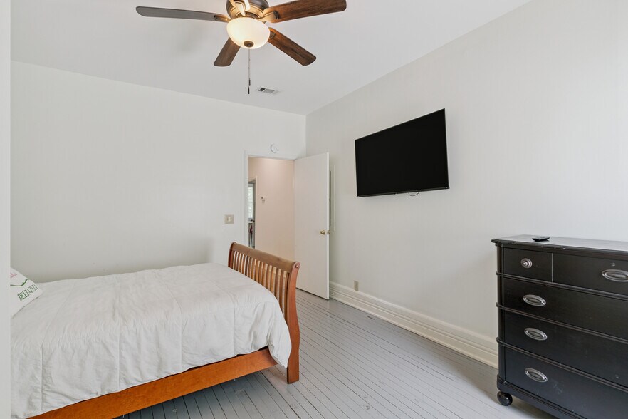 More Photos Of 1113 Grant St, Brunswick Apartments For Sale