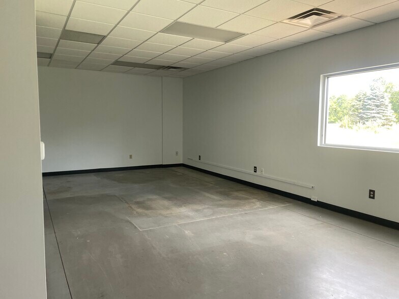 More Photos Of 7084 Big Sky Dr, Holly Warehouse For Lease