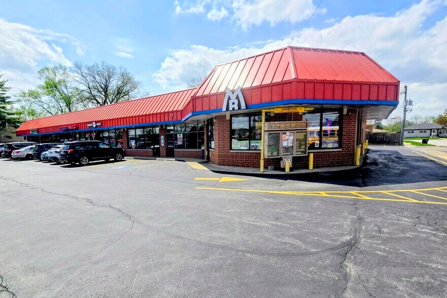 More Photos Of 17100-17114 S Park Ave, South Holland Storefront Retail Office For Lease