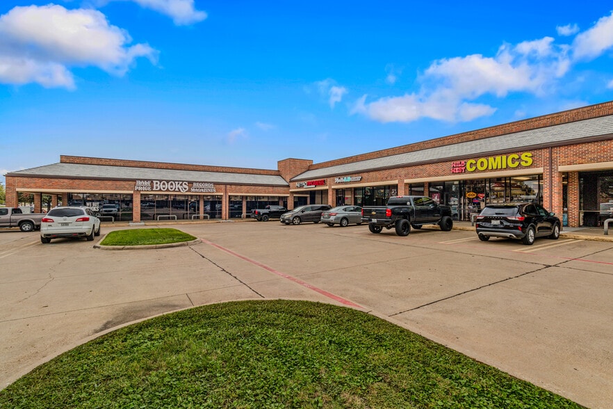 More Photos Of 5401-5531 S Hulen St, Fort Worth Unknown For Lease