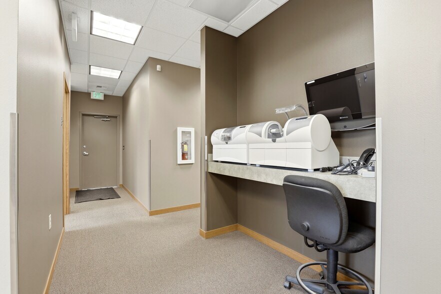 More Photos Of 3804 Kern Way, Yakima Office For Lease