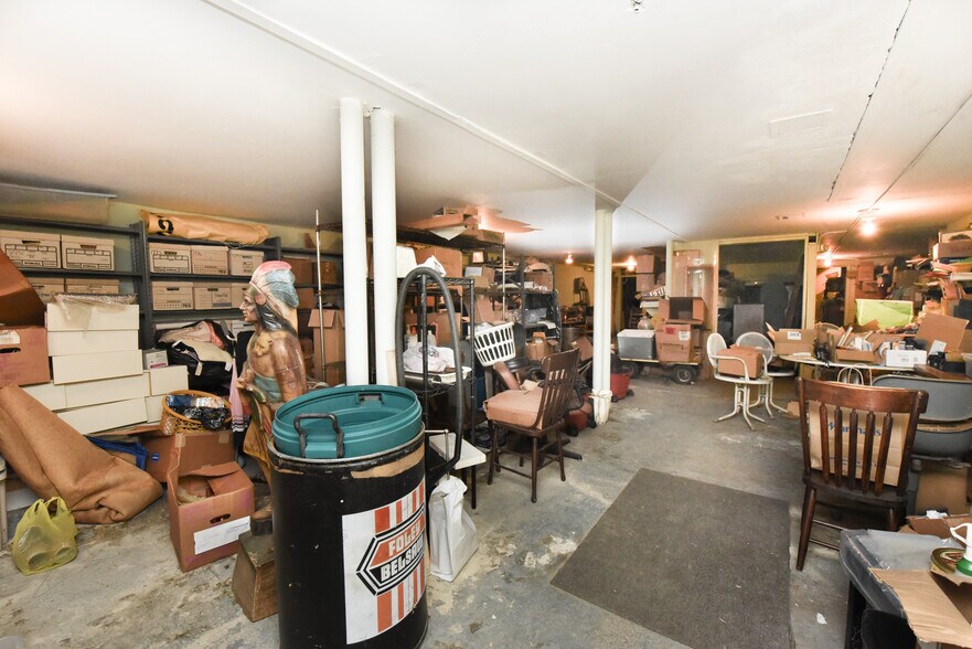 More Photos Of 4143 Main St, Bridgeport Storefront For Sale