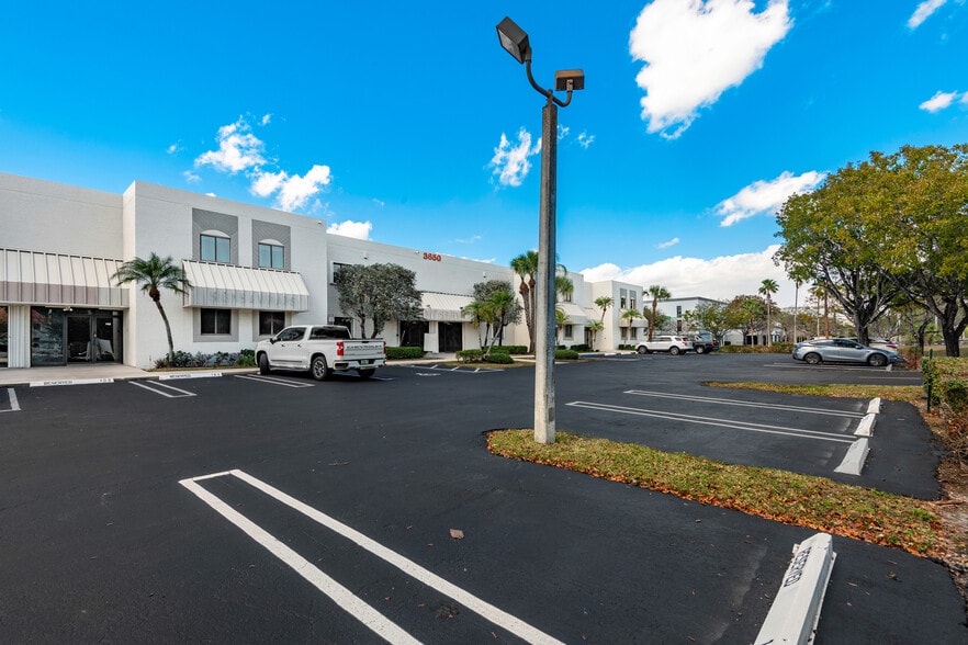 More Photos Of 3650 Coral Ridge Dr, Coral Springs Light Manufacturing For Sale