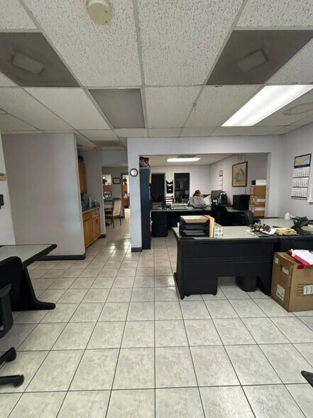 More Photos Of 14419 Industry Ave, Laredo Warehouse For Lease