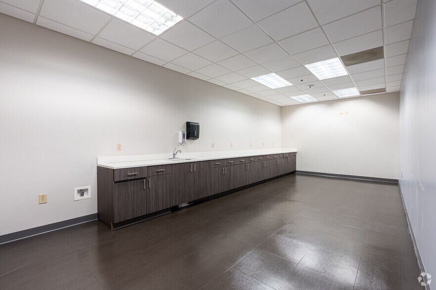 More Photos Of 7501 Boulder View Dr, North Chesterfield Unknown For Lease