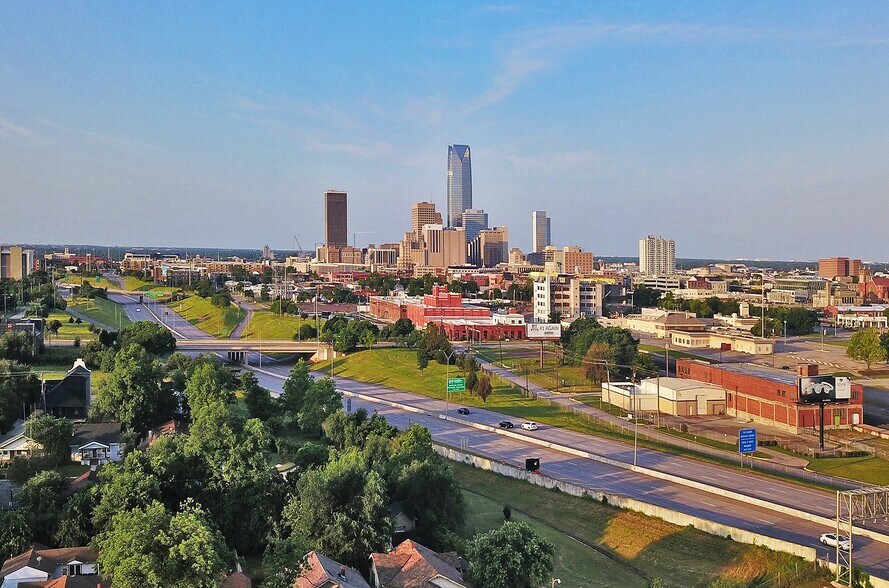 More Photos Of 1825 N Walnut Ave, Oklahoma City Warehouse For Lease