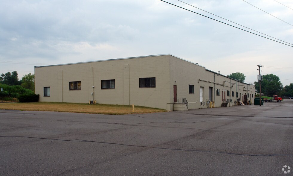 More Photos Of 2050-2100 Winner St, Commerce Township Warehouse For Lease