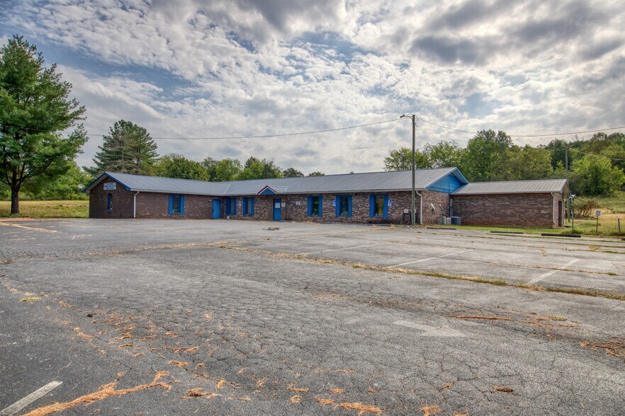 More Photos Of 10769 W Lee Hwy, Loudon Loft Creative Space For Sale