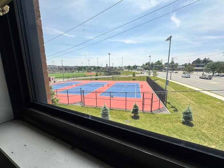 More Photos Of 1980-1990 Pawtucket Ave, East Providence Office For Lease