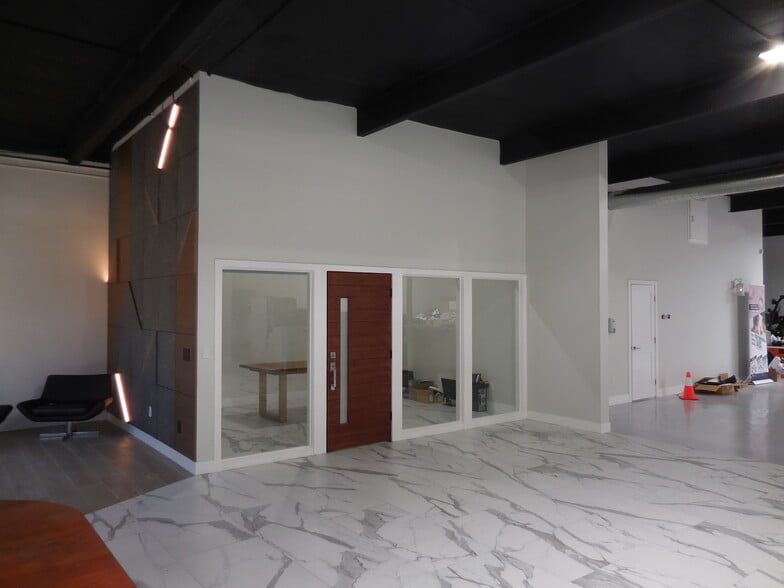 More Photos Of 1439 Plaza Del Amo, Torrance Warehouse For Sale