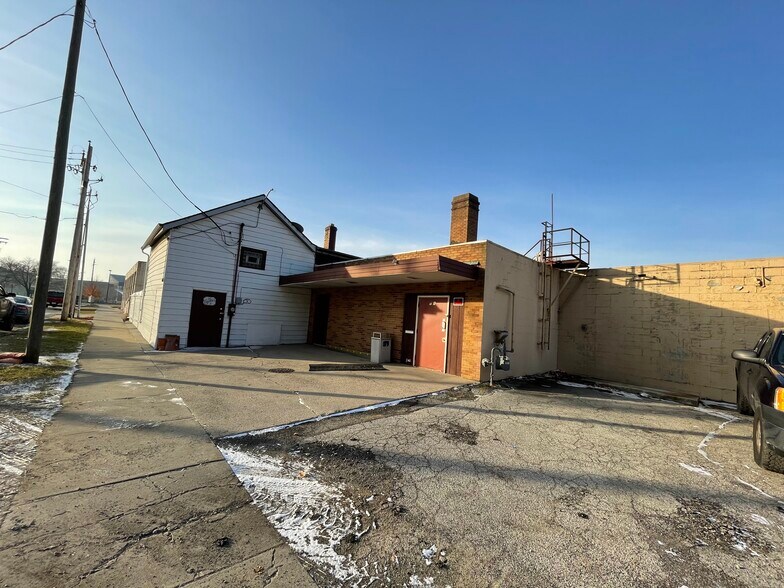 More Photos Of 219 Sycamore St, South Bend Lodge Meeting Hall For Lease