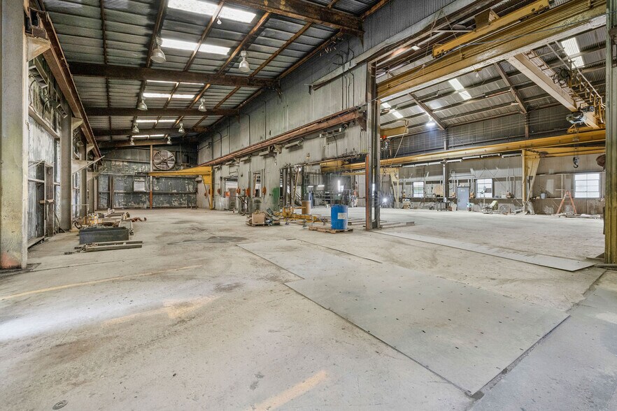 More Photos Of 9482 Robbins rd, Altoona Warehouse For Sale