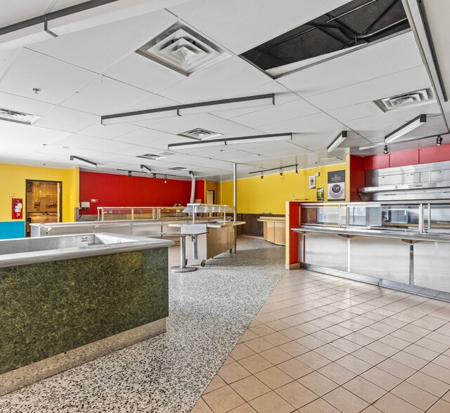 More Photos Of 1601 Telesat Crt, Ottawa Office For Lease