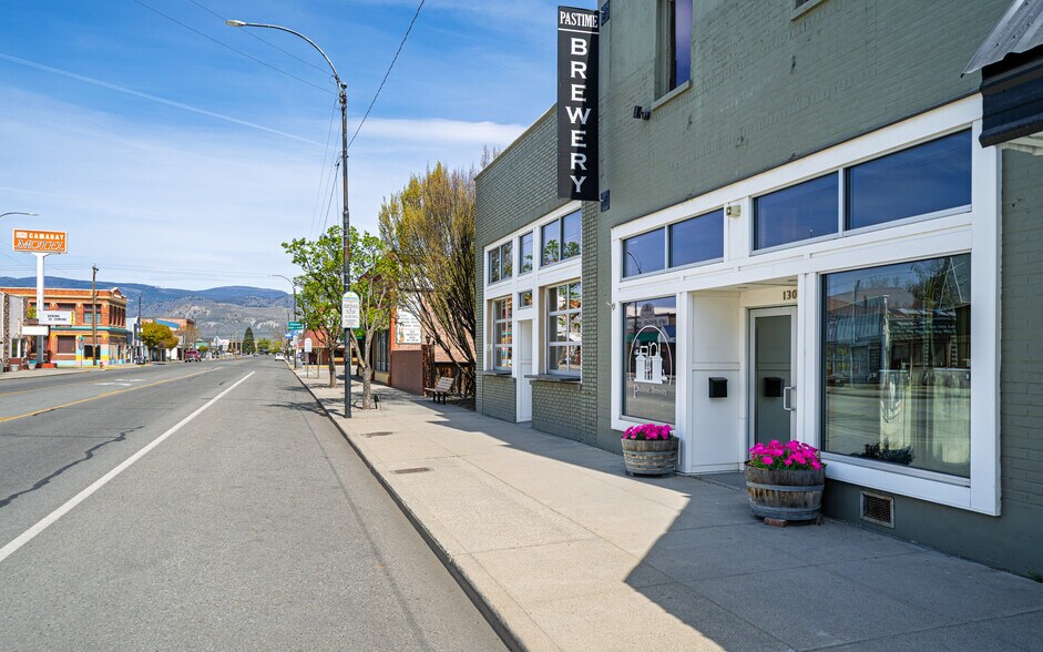 More Photos Of 1307 Main St, Oroville Bar For Sale