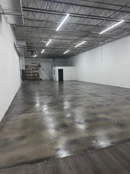 More Photos Of 3916 N 29th Ave, Hollywood Manufacturing For Lease