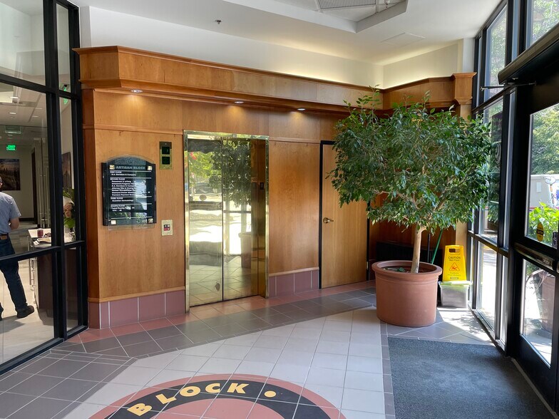 More Photos Of 40 W 14th St, Helena Office For Lease