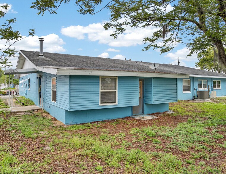 More Photos Of 1481 CR 437, Lake Panasoffkee General Retail For Sale