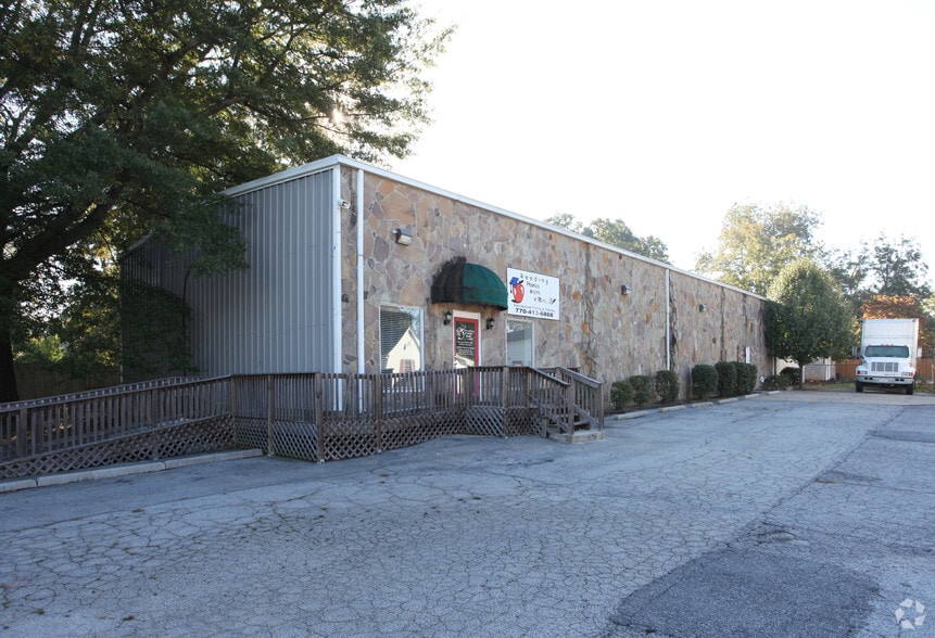 Primary Photo Of 737 Main St, Stone Mountain Office For Lease