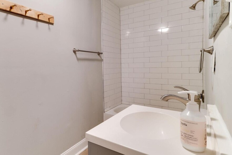 More Photos Of 217-221 Burk Ave, Wildwood Apartments For Sale