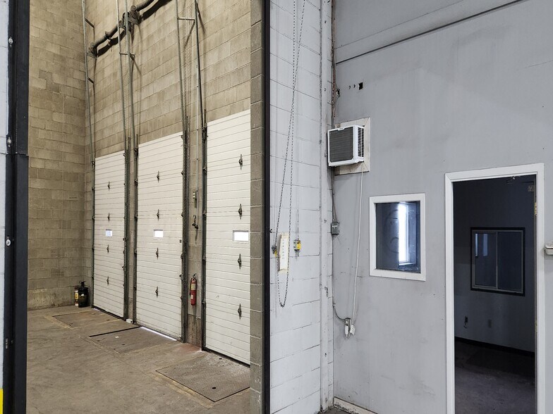 More Photos Of 1810 Kosmina Rd, Vernon Manufacturing For Sale