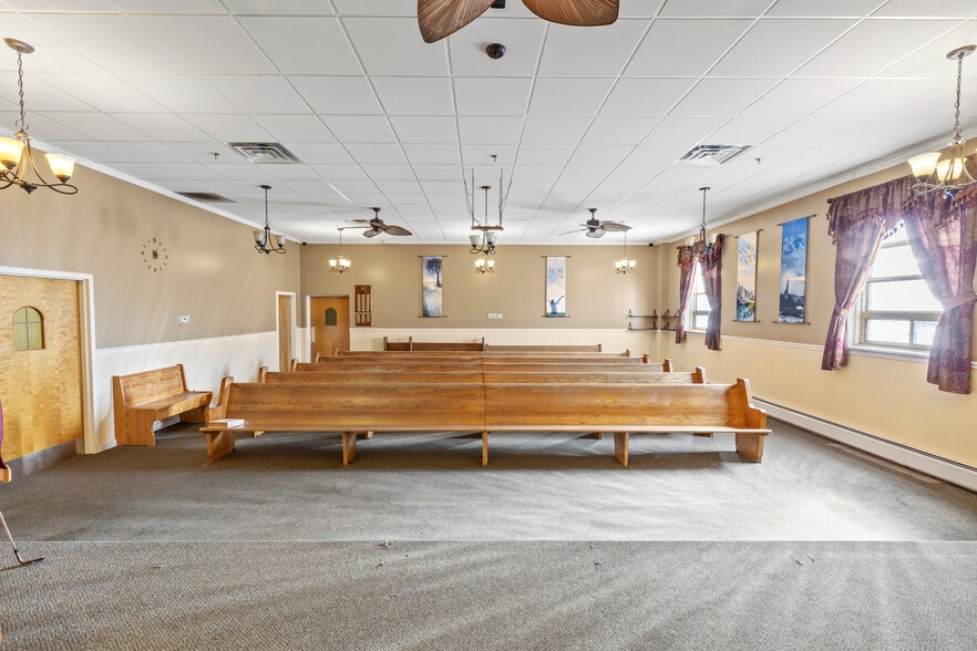 More Photos Of 281 N Main St, Brockton Flex For Sale