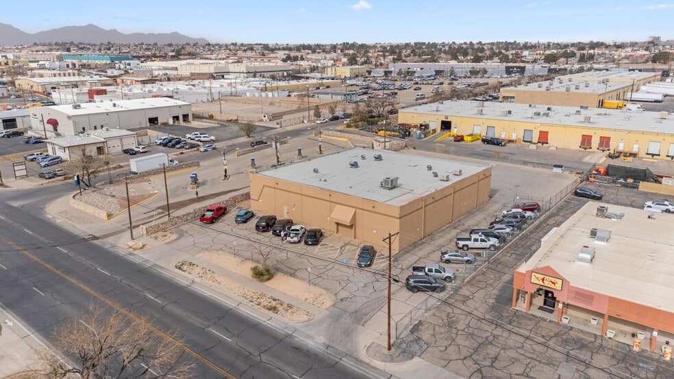 More Photos Of 11211 Pellicano Dr, El Paso Flex For Sale