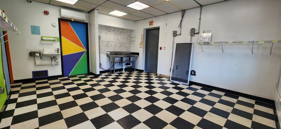 More Photos Of 1085 N Black Horse Pike, Williamstown Office For Sale