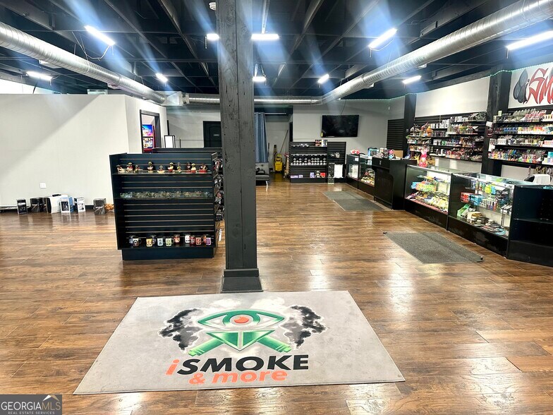 More Photos Of 1300 W Taylor St, Griffin General Retail For Sale