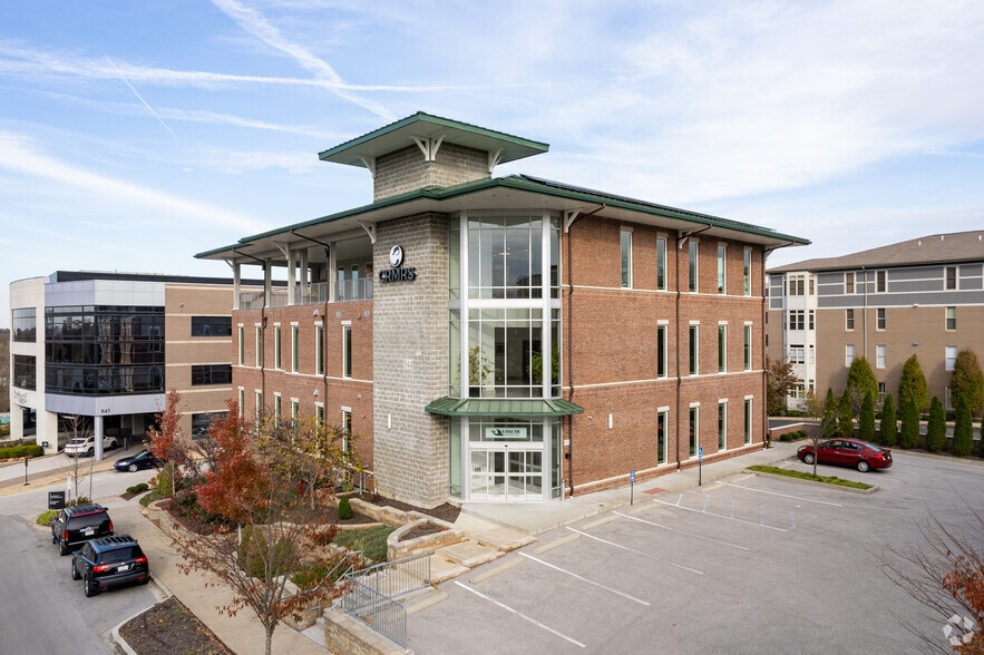 Primary Photo Of 844 N New Ballas Ct, Saint Louis Medical For Lease