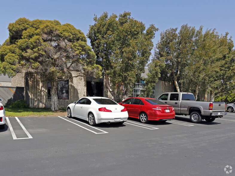 More Photos Of 3198 Airport Loop Dr, Costa Mesa Light Manufacturing For Lease