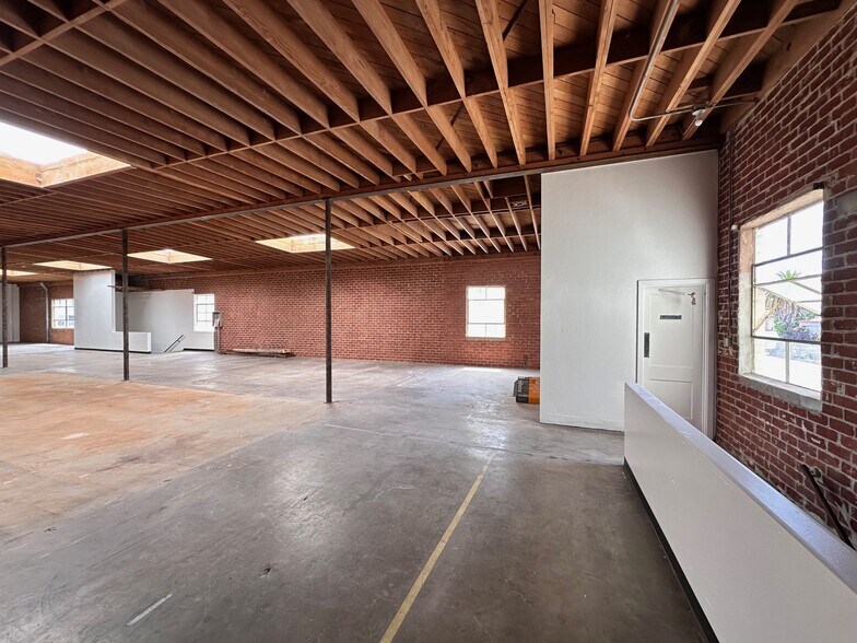 More Photos Of 1327 S Olive St, Los Angeles Specialty For Lease